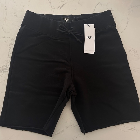 Woman’s UGG Zahara Biker Short - Picture 8 of 8